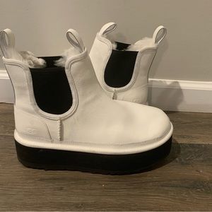 UGG Classic Mini Platform Matte Boot
Ultra Matte White (Women's)